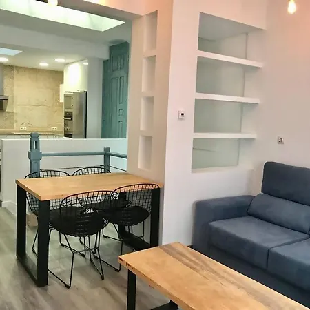 Piso 50 Metros De La Playa Vacay شقة *